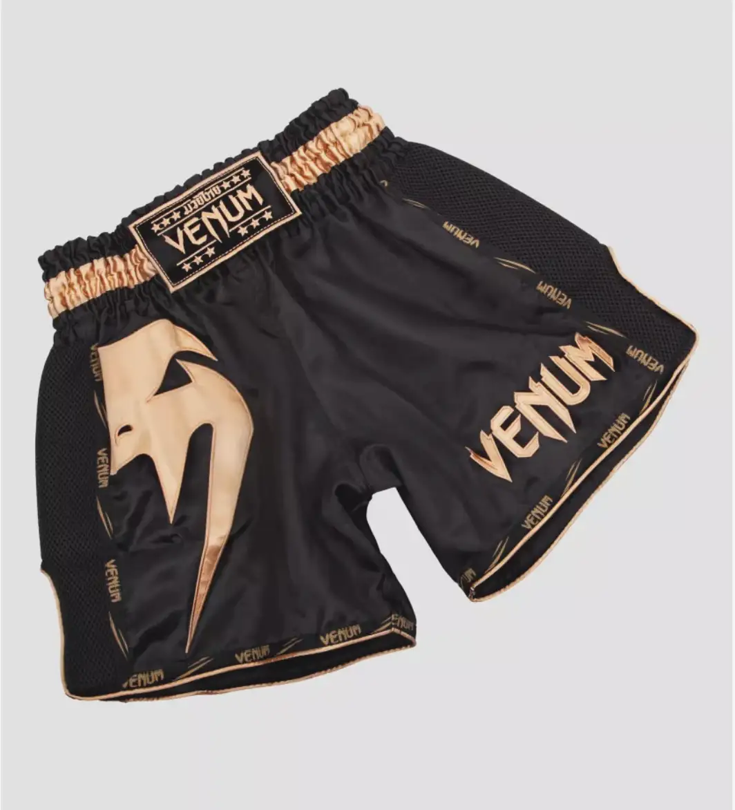 Шорты Muay Thai Venum Giant  черные с золотом