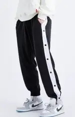 Спортивные штаны черные с пуговицами 8882