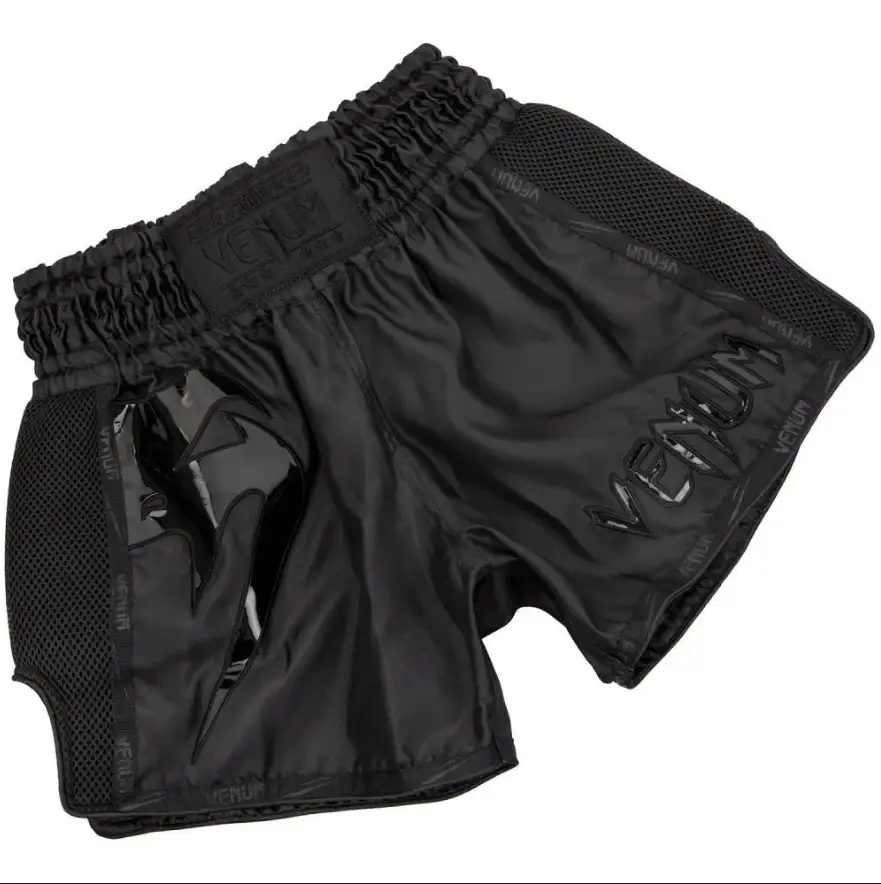Шорты Muay Thai Venum Giant  черные