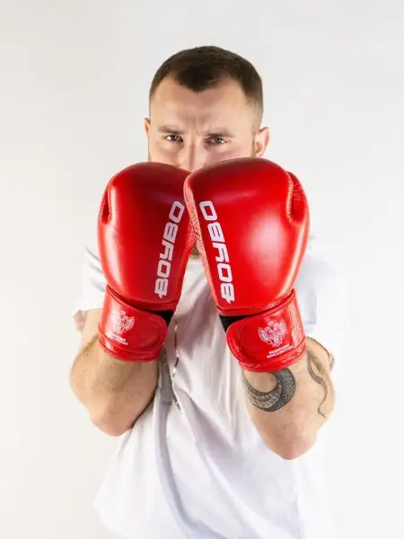 Перчатки боксерские BoyBo TITAN, IB-23-1, кожа (одобрены ФБР),красный