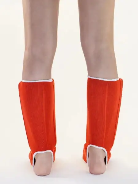 Защита голени и стопы  RV формованная красная