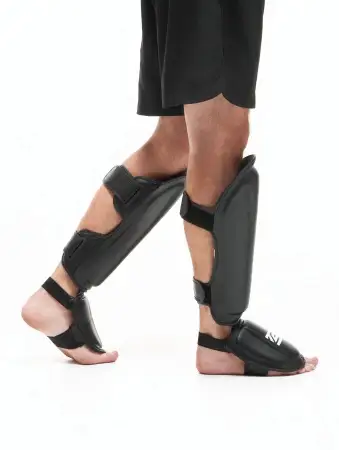 Защита голени и стопы Tomorrow Star Black Line