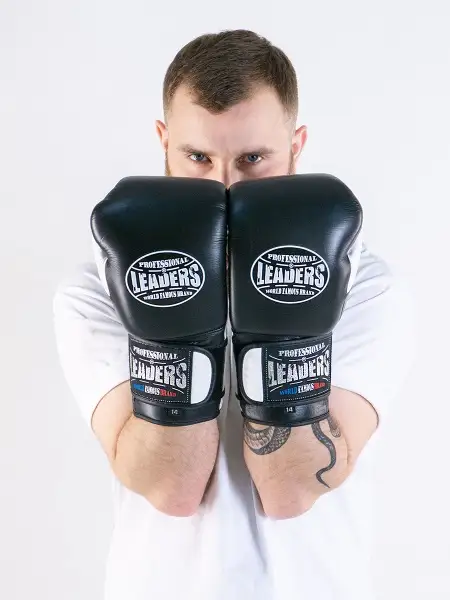 Перчатки боксерские LEADERS LS 2 BK/WH (черно-белые)