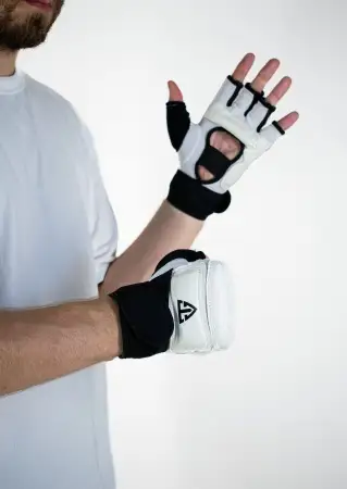 Перчатки WTF с фиксацией для тхэквондо Tomorrow Star