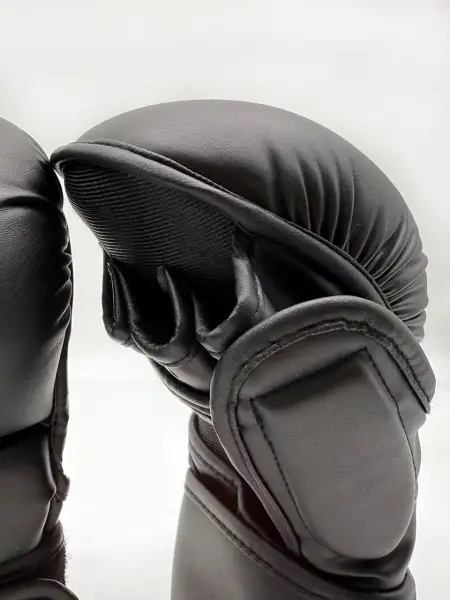 Перчатки для ММА черные Tomorrow Star