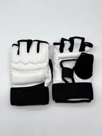 Перчатки для каратэ