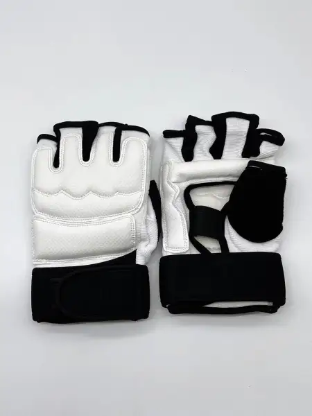 Перчатки для каратэ