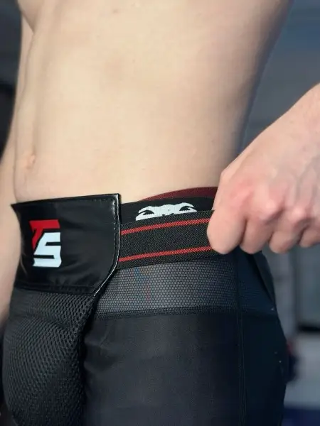 Защита паха Tomorrow Star Red Line (M) черная