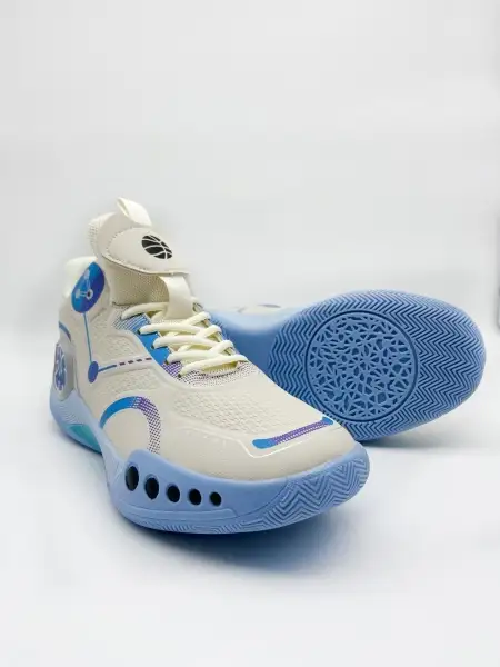 Баскетбольные кроссовки  beige