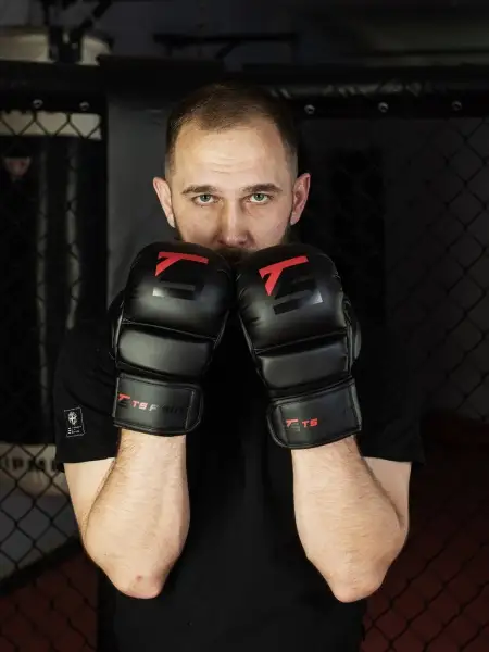 Перчатки для ММА черные Tomorrow Star