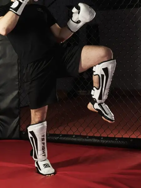 Защита голени и стопы Tomorrow Star Fury White Black