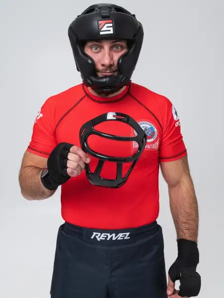 Шлем боксерский TS Sport с решеткой черный (XL)