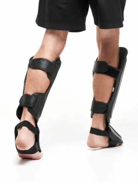 Защита голени и стопы Tomorrow Star Black Line