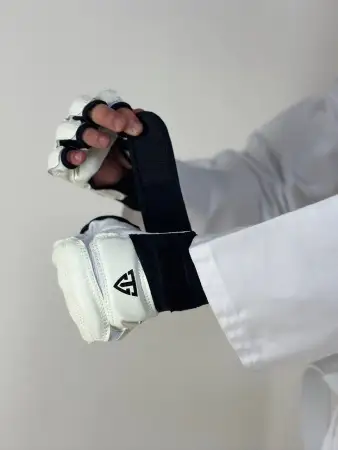 Перчатки WTF с фиксацией для тхэквондо Tomorrow Star