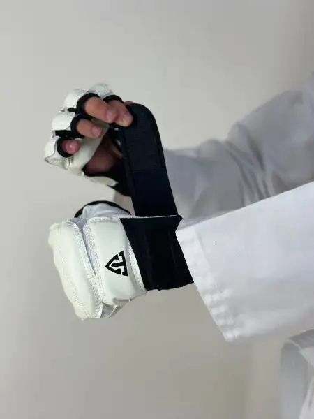 Перчатки WTF с фиксацией для тхэквондо Tomorrow Star