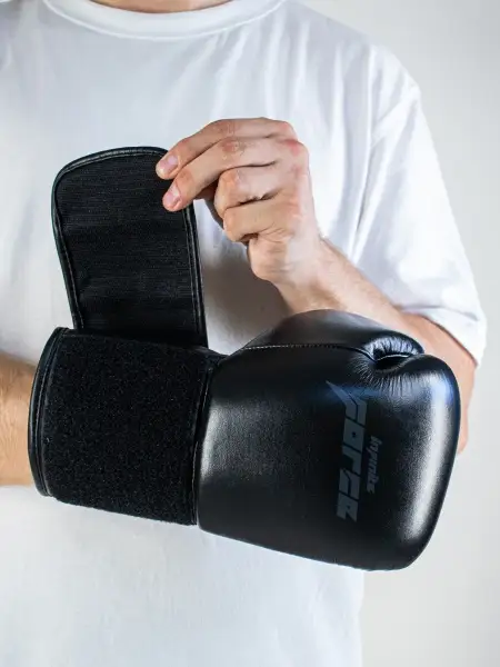 Боксерские перчатки Infinite Force Black Devil