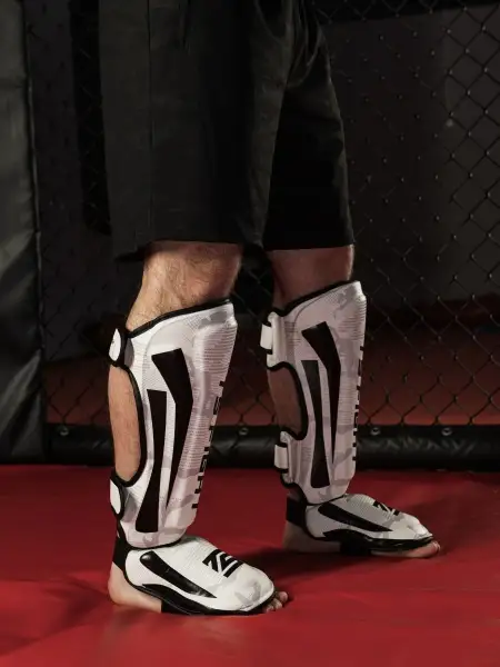 Защита голени и стопы Tomorrow Star Fury White Black