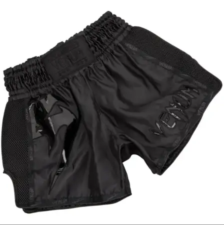 Шорты Muay Thai Venum Giant  черные