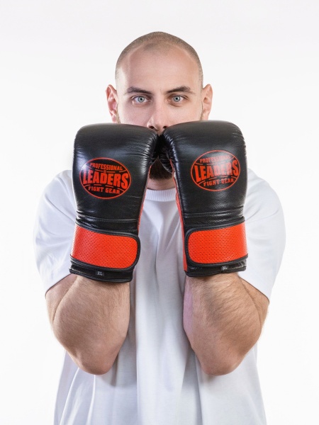Перчатки снарядные Leaders  PRIME на липучке (черный/красный)