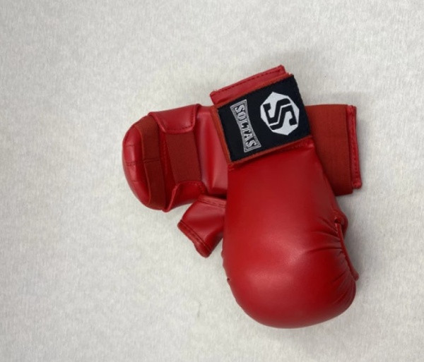Перчатки накладки для карате SOLTAS, цвет ,красный ,
