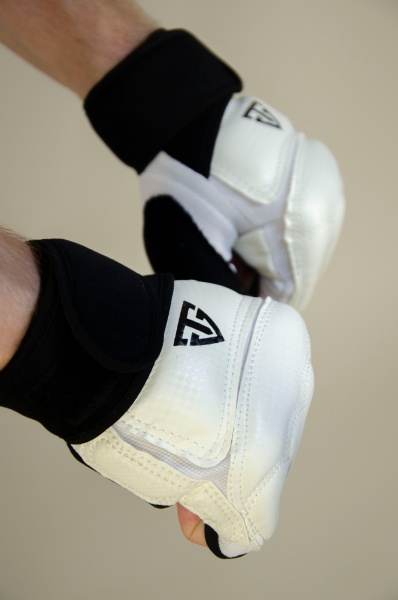 Перчатки WTF с фиксацией