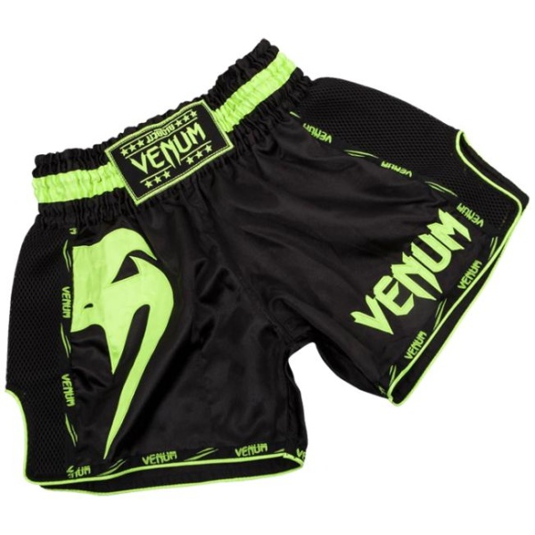 Шорты Muay Thai Venum Giant  черные с салатовым