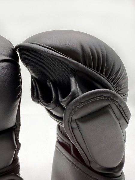 Перчатки для ММА черные Tomorrow Star