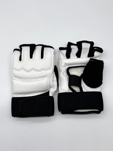 Перчатки для каратэ