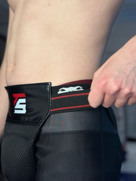 Защита паха Tomorrow Star Red Line (M) черная