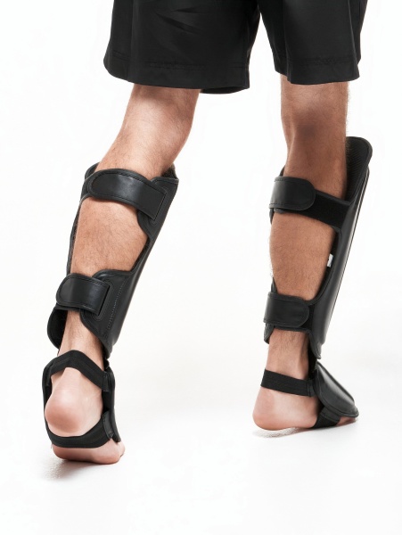 Защита голени и стопы Tomorrow Star Black Line