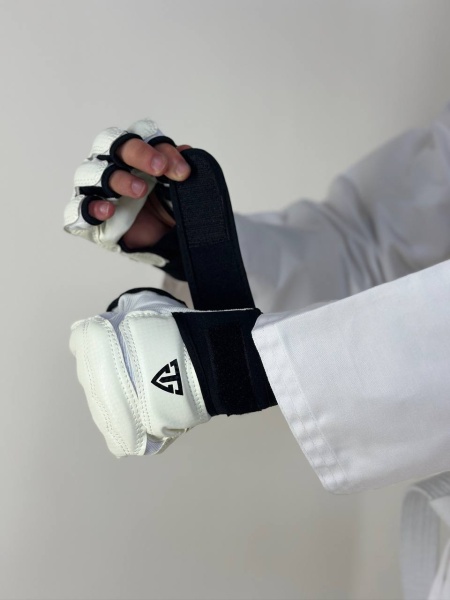 Перчатки WTF с фиксацией для тхэквондо Tomorrow Star