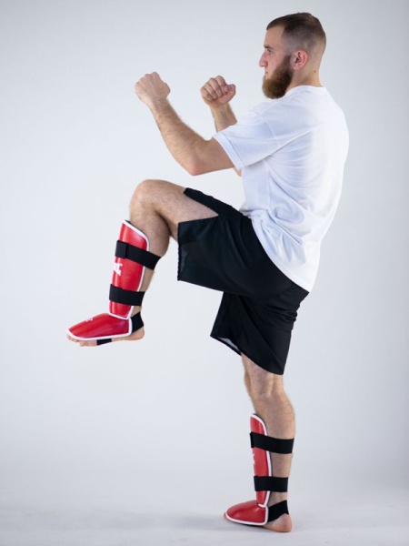 Защита голени и стопы  Reyvel Classic красная